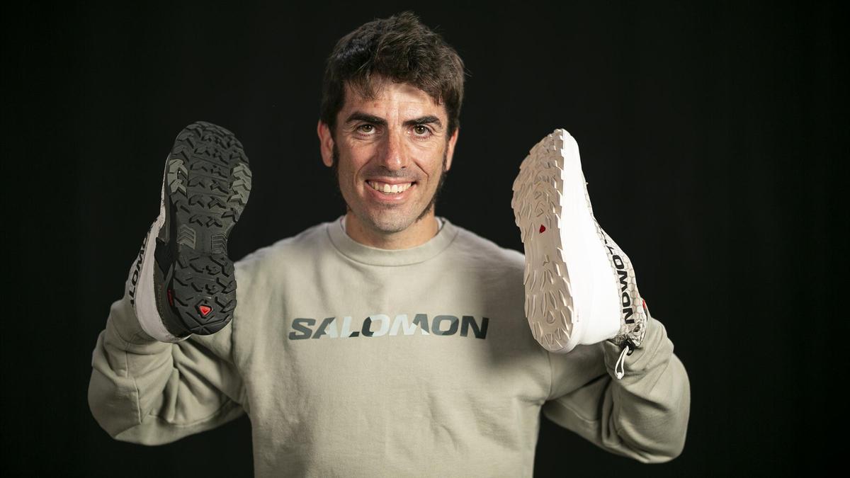 Pol Makuri, deportista con parálisis cerebral, posando para EL PERIÓDICO Fotografia de Joan Cortadellas