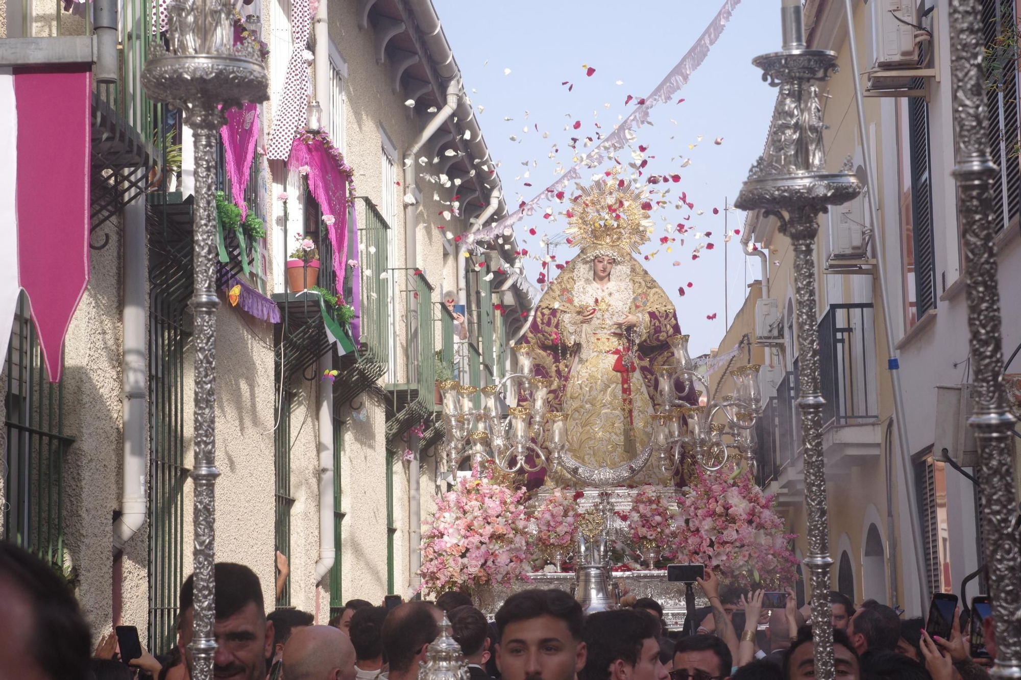 La procesión de la Virgen de la Trinidad este sábado por su festividad en Pentecostés, en imágenes