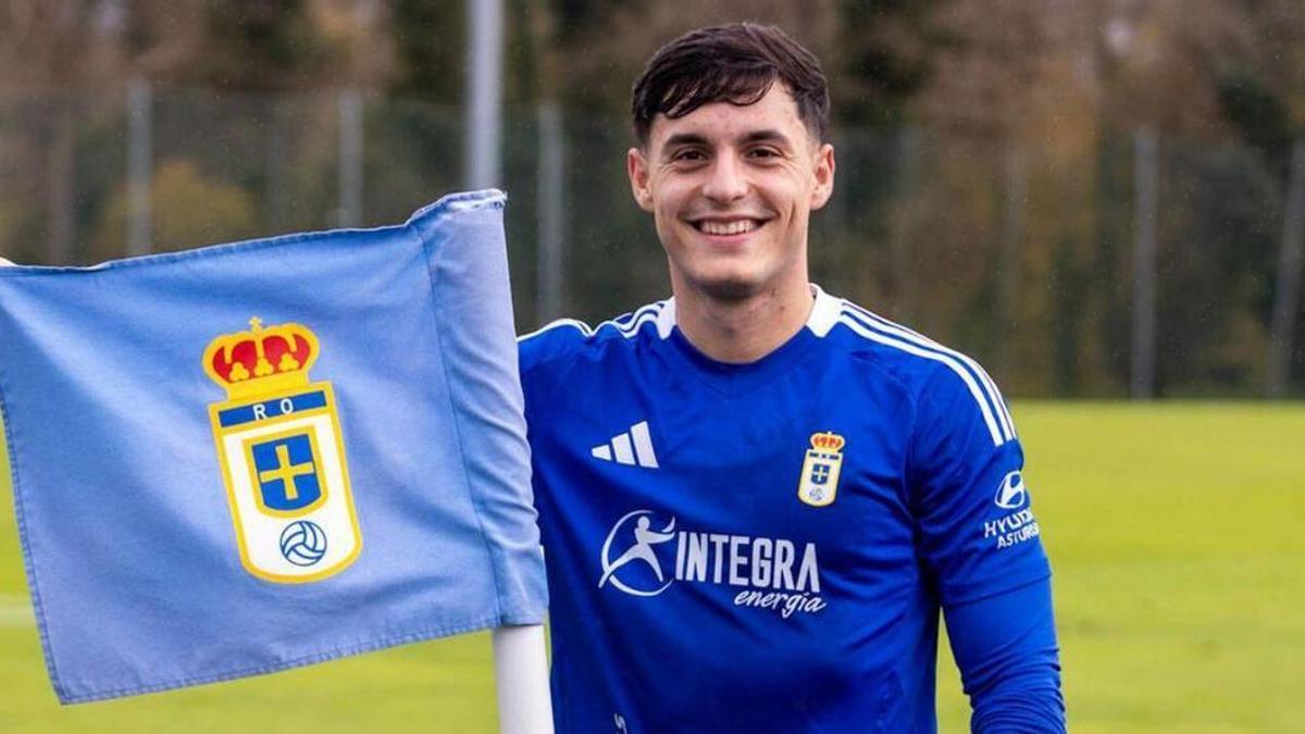 ¿Por qué no puede jugar con el primer equipo del Oviedo? ¿Por qué no puede jugar con el primer equipo del Oviedo?