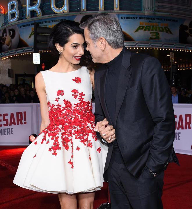 George Clooney y Amal Clooney con las miraditas