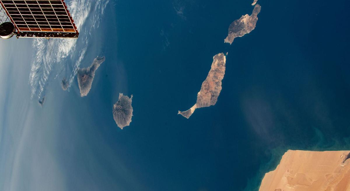 Imagen captada por el astronauta Miguel López Alegría desde la ISS, en la que se aprecia el polvo en suspensión que envuelve  Canarias en este episodio de calima enero y febrero de 2024.  | | MIGUEL LÓPEZ ALEGRÍA/AXION SPACE
