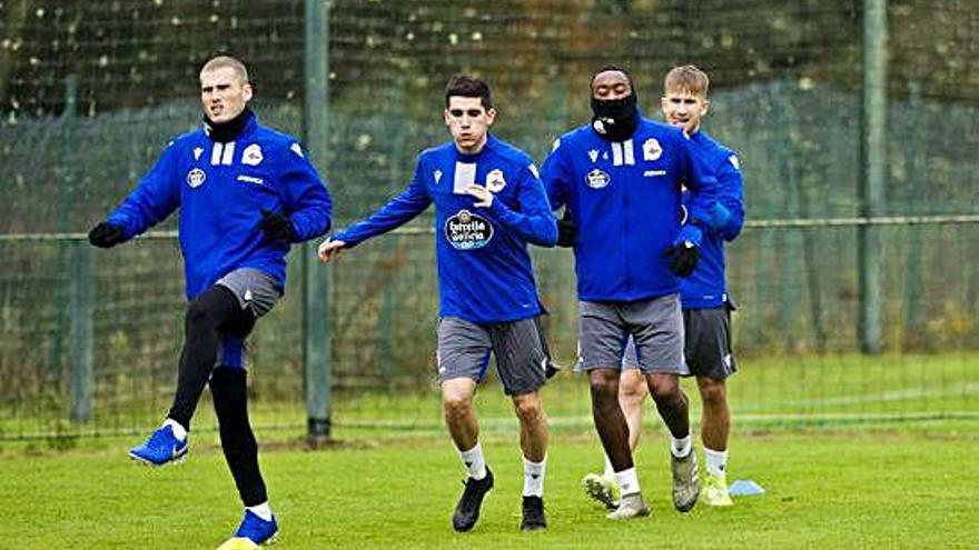 Álex Bergantiños, Valín, Mujaid y Gandoy, ayer en la ciudad deportiva de Abegondo.