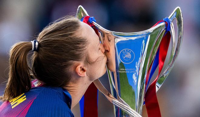 Caroline Graham Hansen renueva con el Barça hasta 2028