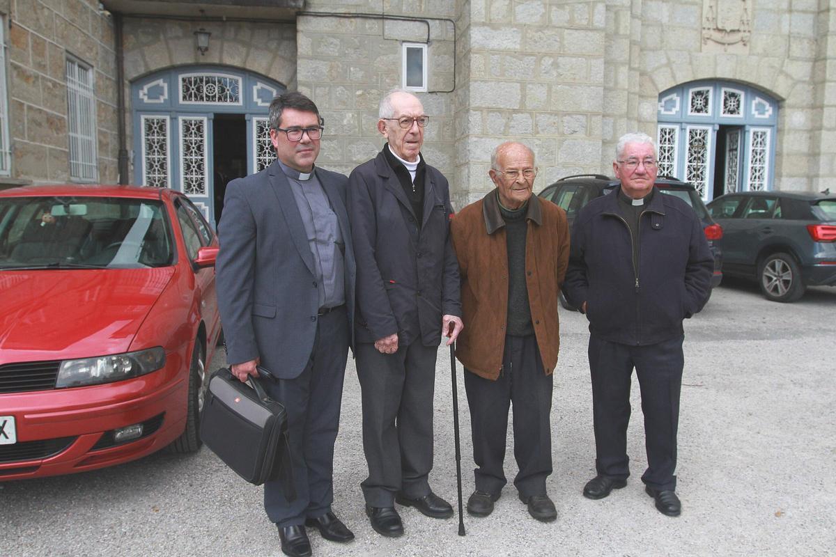 Emilio José Gil, Fernando Santiago, Antonio Novoa y Antonio Gómez celebraron 25, 60 y 70 años de vocación ministerial