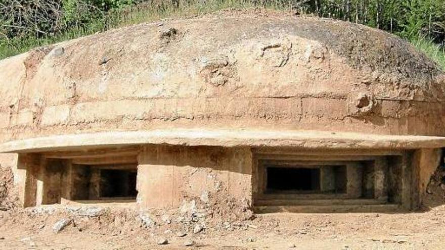 Una de les restes conservades al Parc dels Búnquers de Martinet