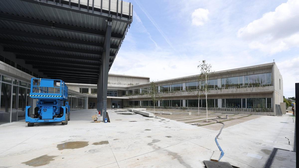 El colegio gijonés de Nuevo Roces, este viernes.