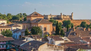 El pueblo medieval más bonito de Madrid: tiene una plaza de cine