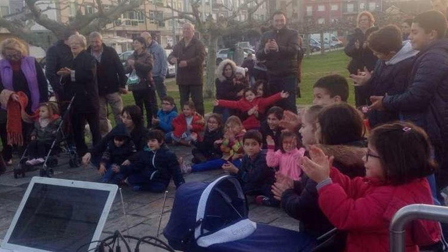 NIños en el Parque do Espiñeiro de Portonovo. // G. Santos