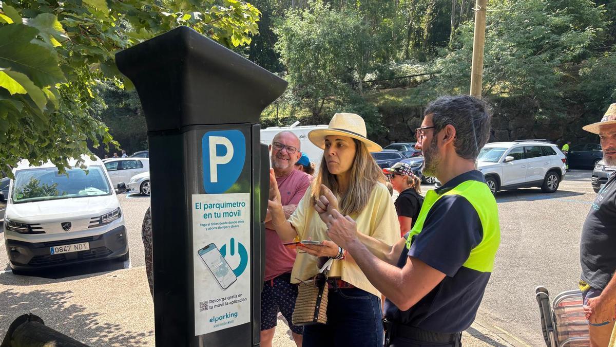 EN IMÁGENES: Primer día de zona azul en Tazones