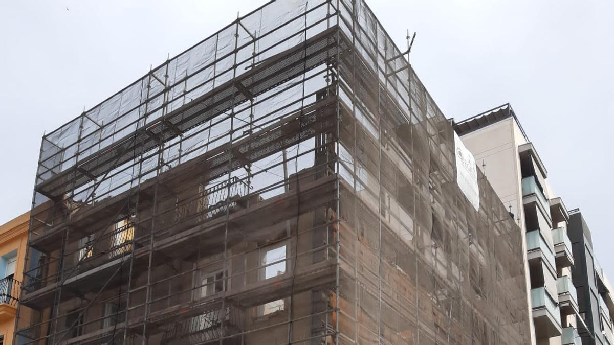 Se derrumba un edificio en Valencia