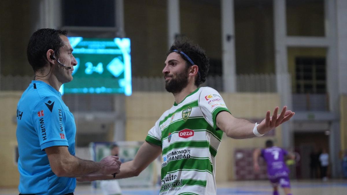 Zequi, jugador del Córdoba Futsal en Vista Alegre.