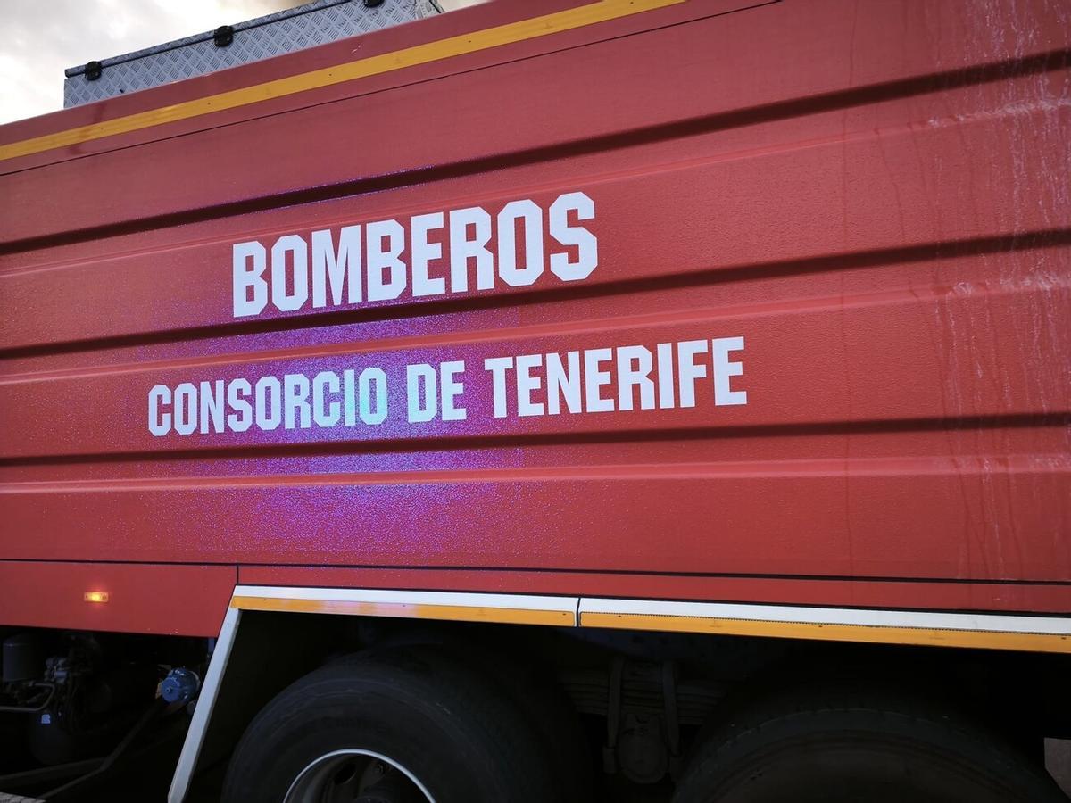 Incendio en una nave industrial en Güímar