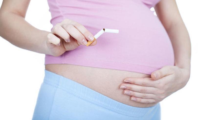 Fumar durante el embarazo afecta al feto.