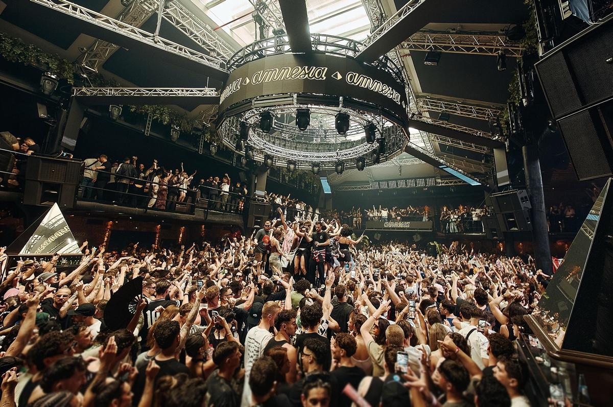 La pista de baile sigue siendo la protagonista en Amnesia Ibiza 50 años después.