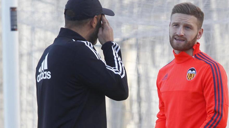 Un partido y 600 euros de sanción a Mustafi