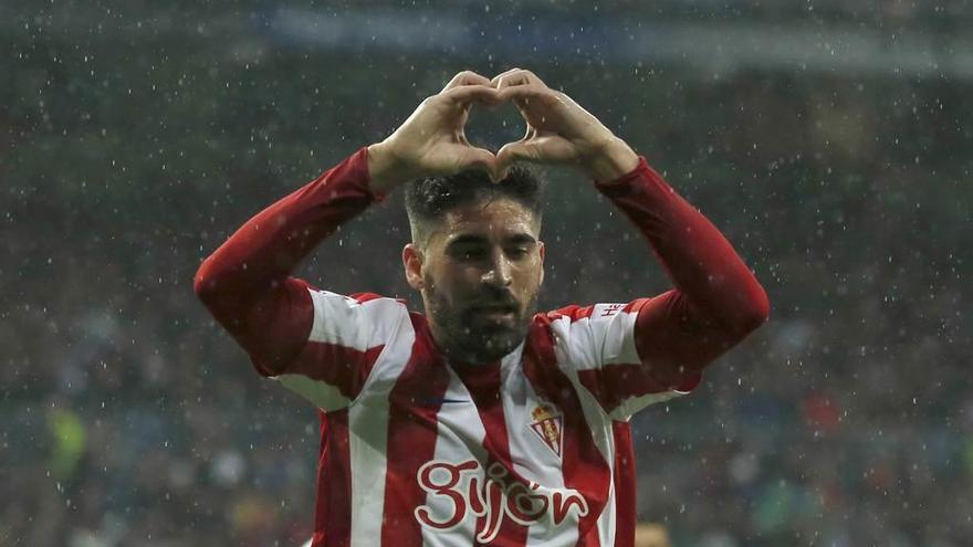 Carmona celebra su gol en el Bernabéu.