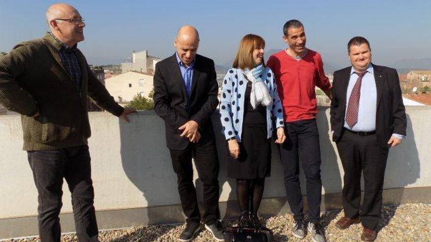 Fernández, Sanmiquel, Argelaguet, Delis i Massegú al terrat de l&#039;institut Lacetània, ahir al matí