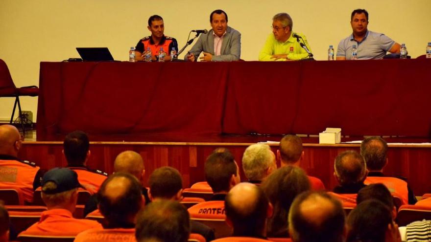 Jornadas de formación para voluntarios de Protección Civil inauguradas por el delegado del Gobierno andaluz.