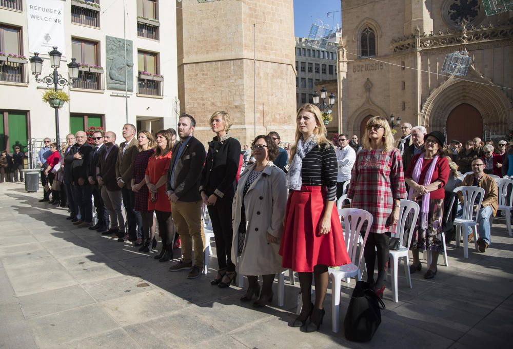 Avtos del Día de Constitución en la plaza María Agustina y plaza Mayor de Castelló