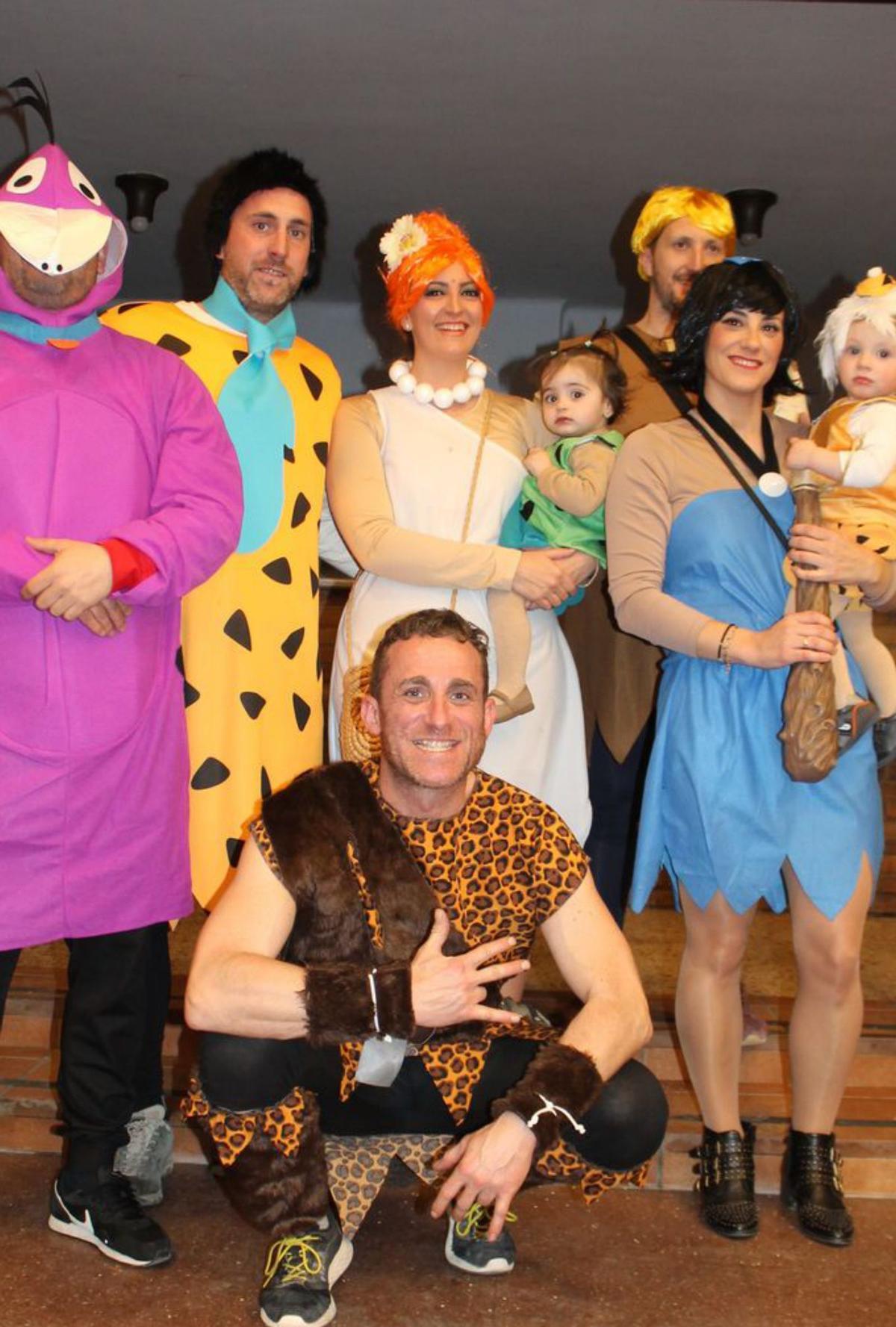 Familia más molona del Carnaval de Pradilla de Ebro.  |