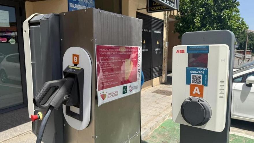 Dos puntos más de carga de vehículos eléctricos llegan a Jaraíz de la Vera: descubre dónde están