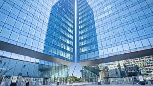 Dos de las torres de la Porta Firal.