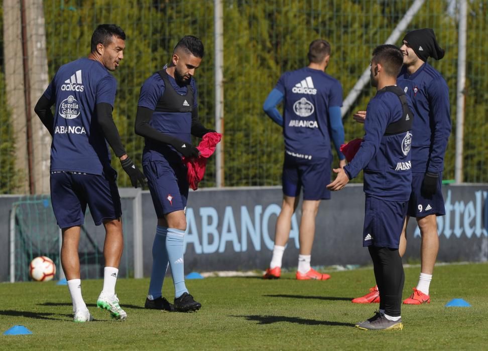 Entrenamiento del Celta en A Madroa, con presencia de Michel Salgado