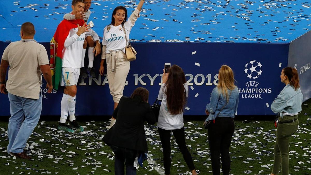 Cristiano Ronaldo y Georgina Rodríguez: ¡arrumacos y poses para celebrar la Champions!