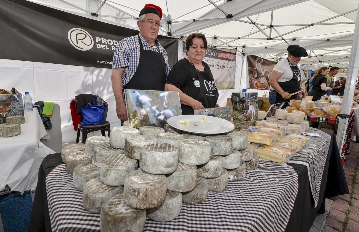 Imagen de una de las ediciones de la Feria Europea del Queso celebrada en el municipio de Artenara.