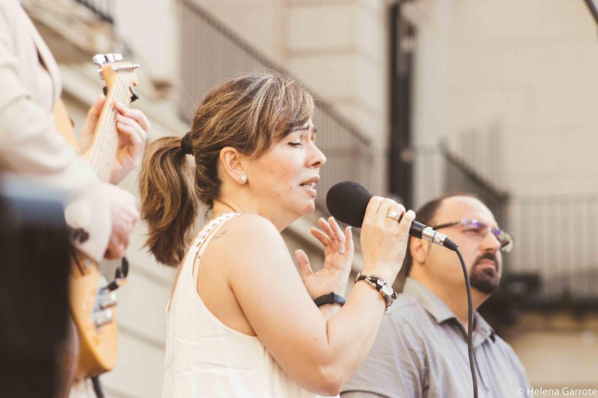 El JazzDay Alicante toma la plaza del Ayuntamiento en una tarde de ritmo y talento
