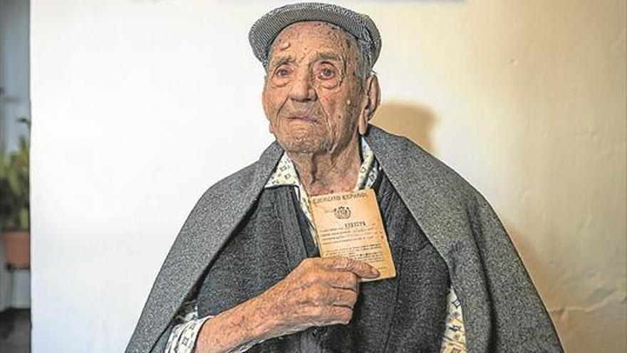 El extremeño Francisco Núñez Olivera cumple hoy 112 años