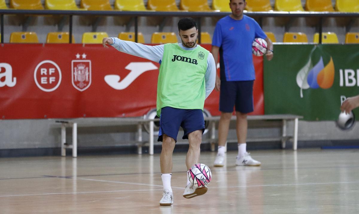 El egabrense César Velasco, en Las Rozas con la selección española.