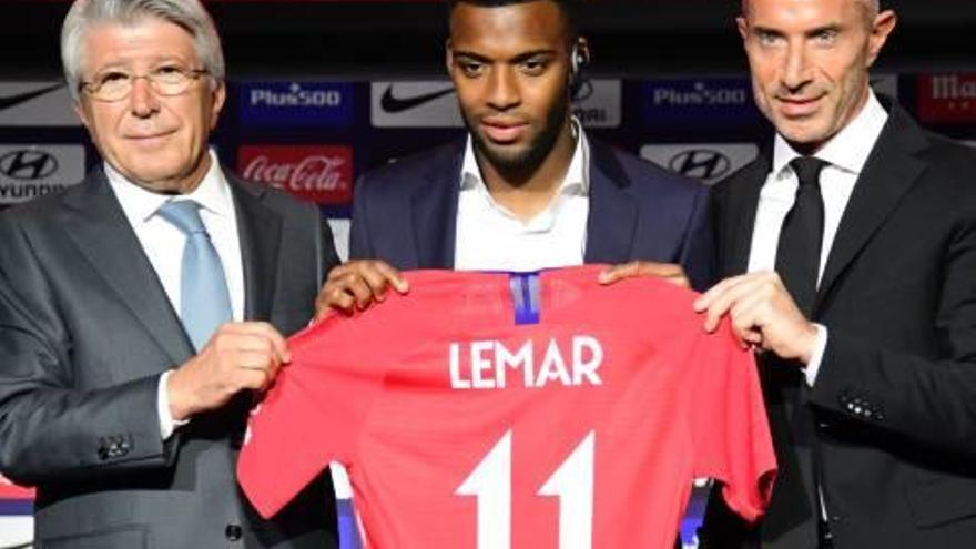 Lemar, ayer, en su presentación como rojiblanco.