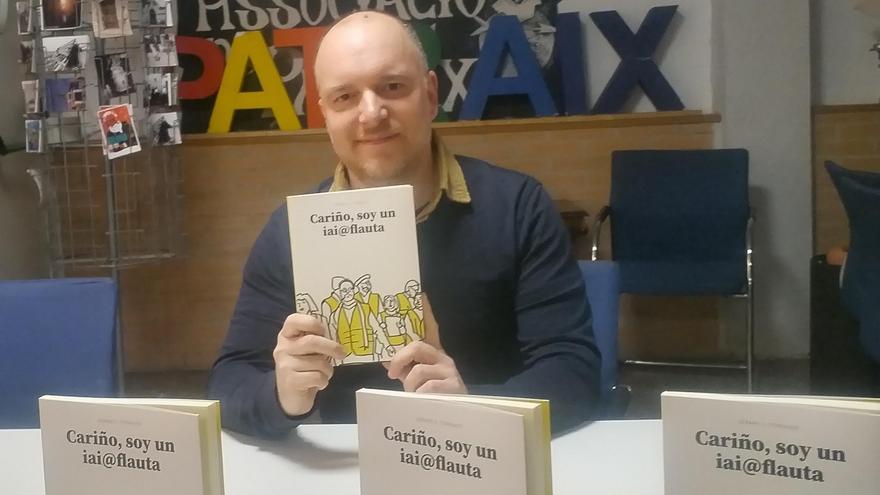 El autor, Gerard S. Ferrando, durante una presentación de su novela.