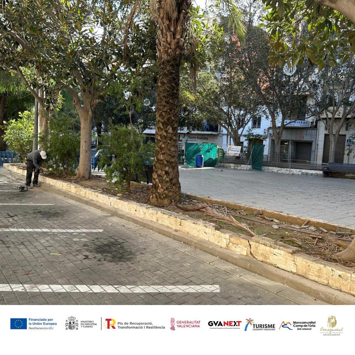 Obras en la Avenida de Montiel en Benaguasil.