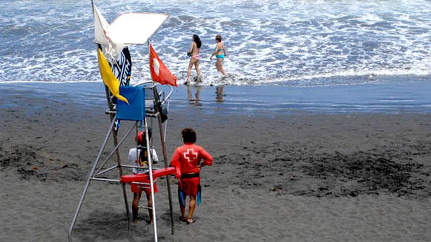 Dispositivo especial de Semana Santa en las playas de la capital grancanaria