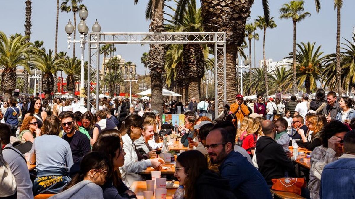 Ambiente de una edición anterior de All Those Food Market.