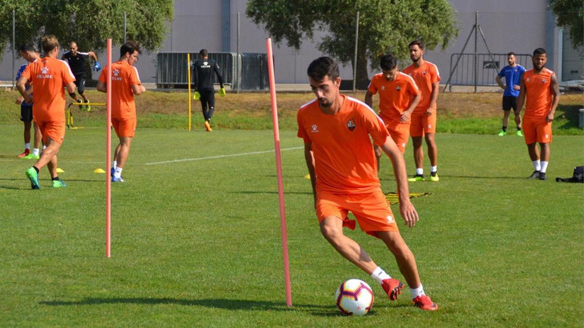 Isaac Cuenca en un entrenamiento del Reus, su última etapa en España antes de ir a Japón