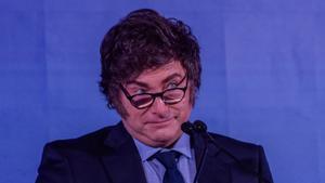 Milei es desvincula de l’estafa amb la criptomoneda