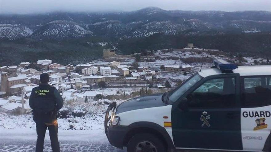 Fuertes nevadas complican el tráfico en 25 carreteras de Huesca