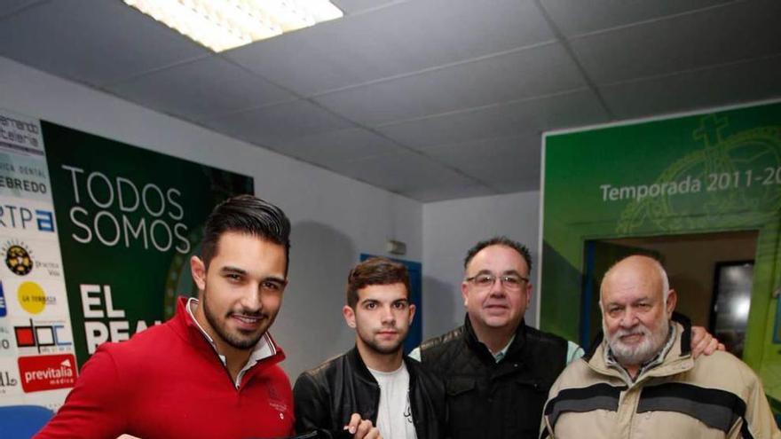 Lucas y Óscar Ruiz, con Manuel Fernández y Juanjo Prendes.