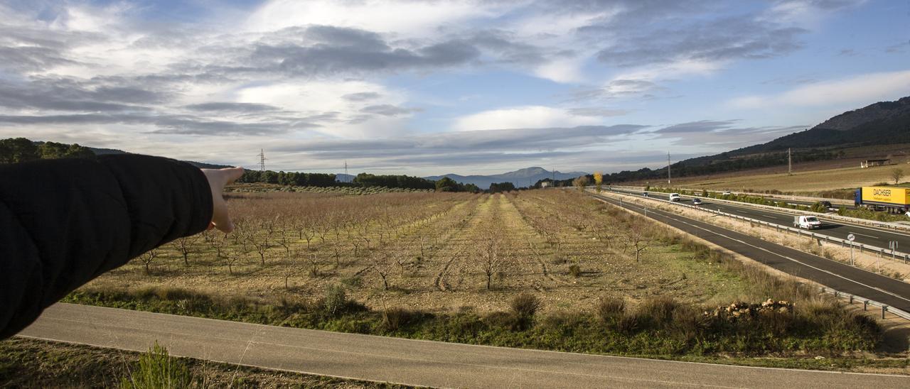 Zona propuesta para un desarrollo industrial en Alcoy, junto el límite municipal con Ibi.