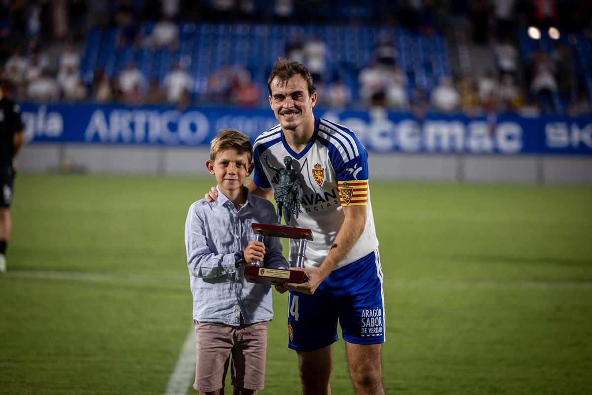 En imágenes | El Real Zaragoza remonta a la Real Sociedad B y se lleva el Trofeo Carlos Lapetra (2-1) En imágenes | El Real Zaragoza remonta a la Real Sociedad B y se lleva el Trofeo Carlos Lapetra (2-1)