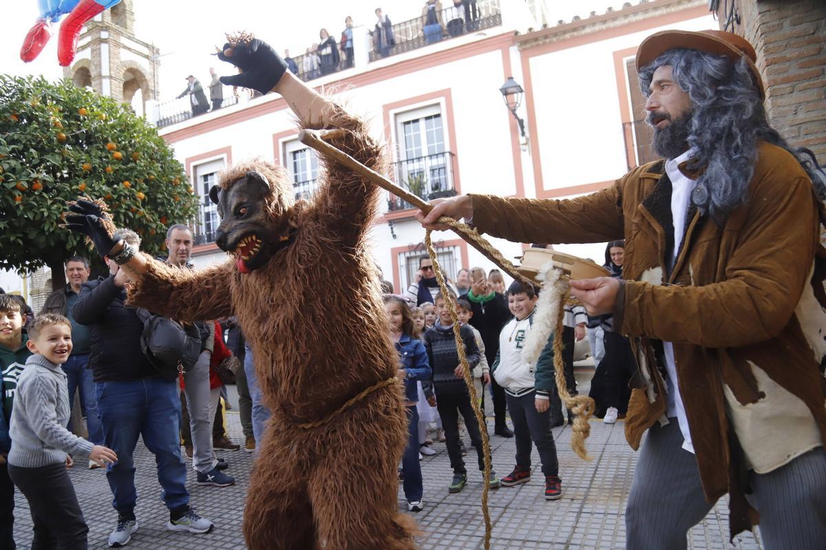 El Baile de los Locos de Fuente Carreteros, en imágenes