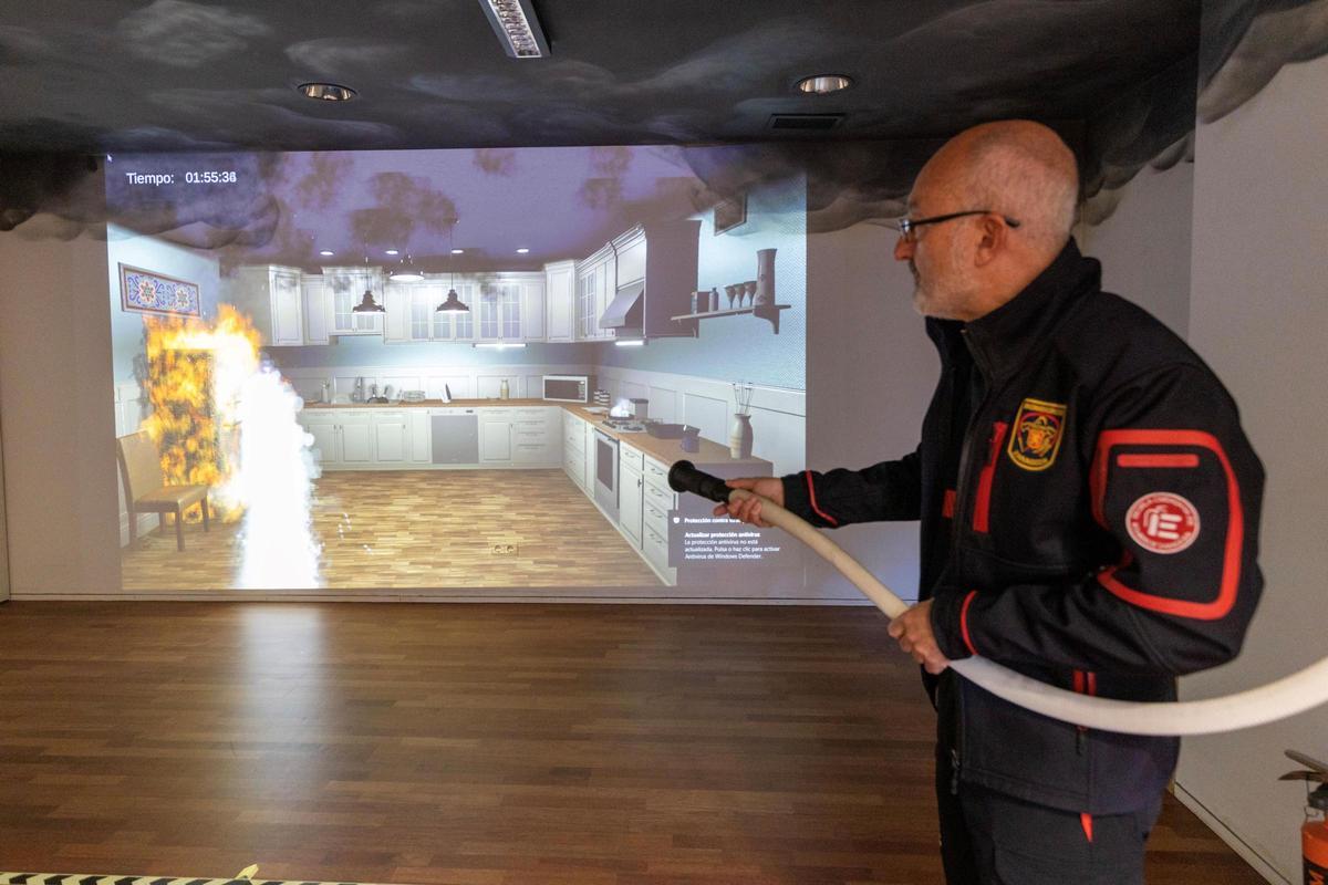 Ángel López, director de la Escuela Ciudadana de Prevención de Riesgos de Bomberos Zaragoza.