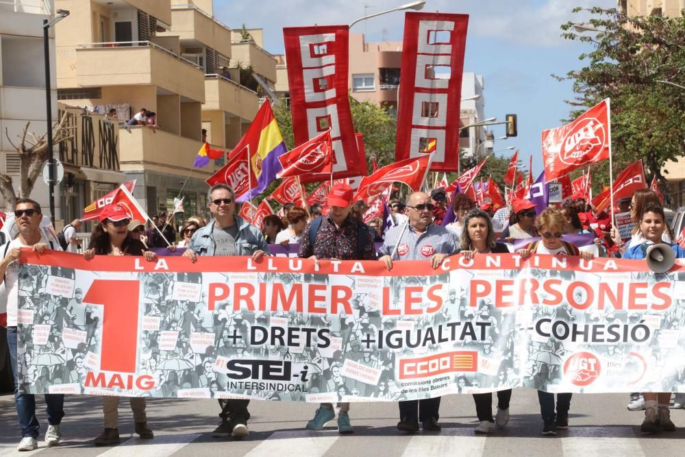 La reivindicación se concretó, durante la marcha por la avenida de España, en el grito «con [Albert] Rivera, no»