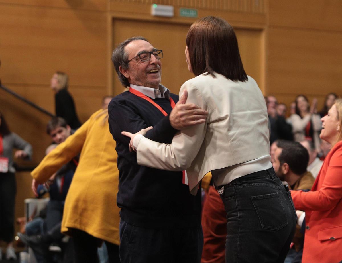 Ángel Franco y Diana Morant, se saludan en el Congreso Nacional del PSPV