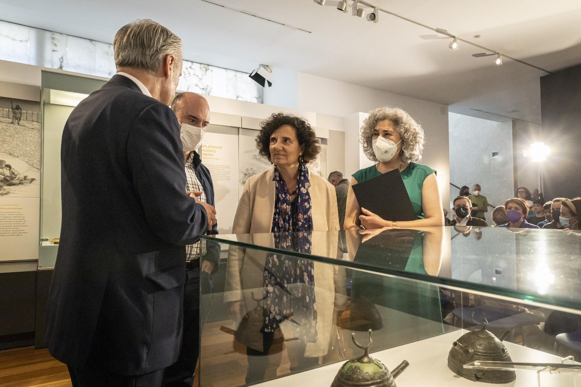 Aparece un "tesoro" arqueológico en Ribadesella: dos cascos de la Edad de Bronce