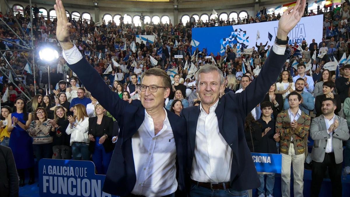 Feijóo y Rajoy arropan a Rueda en el mitin multitudinario de Pontevedra