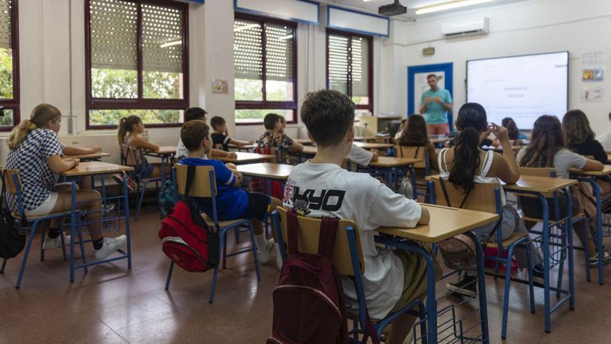 Un grup d’alumnes en una aula, en una imatge d’arxiu.